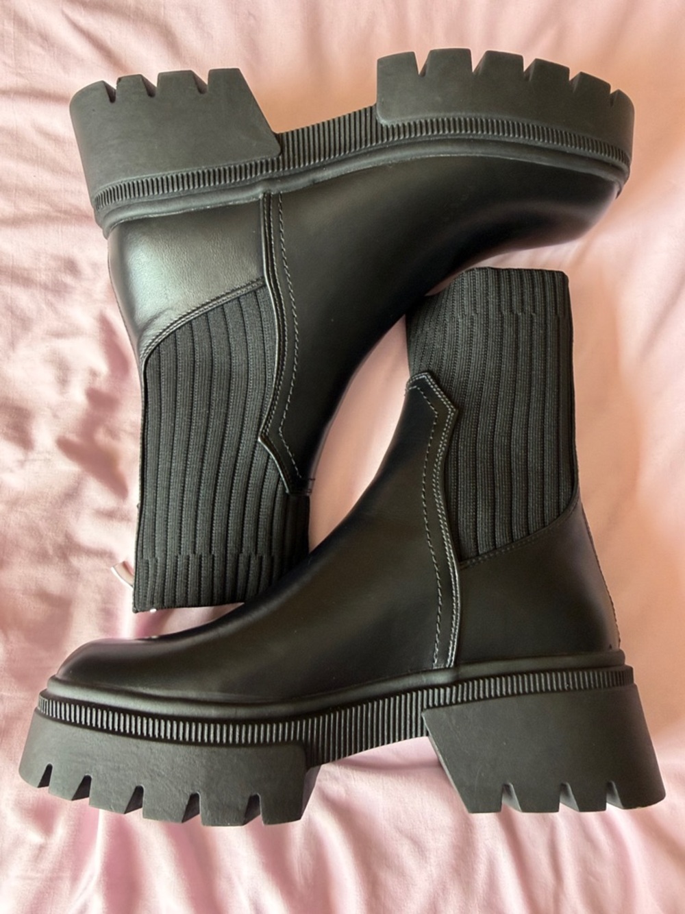 Simmi London Chelsea boots
